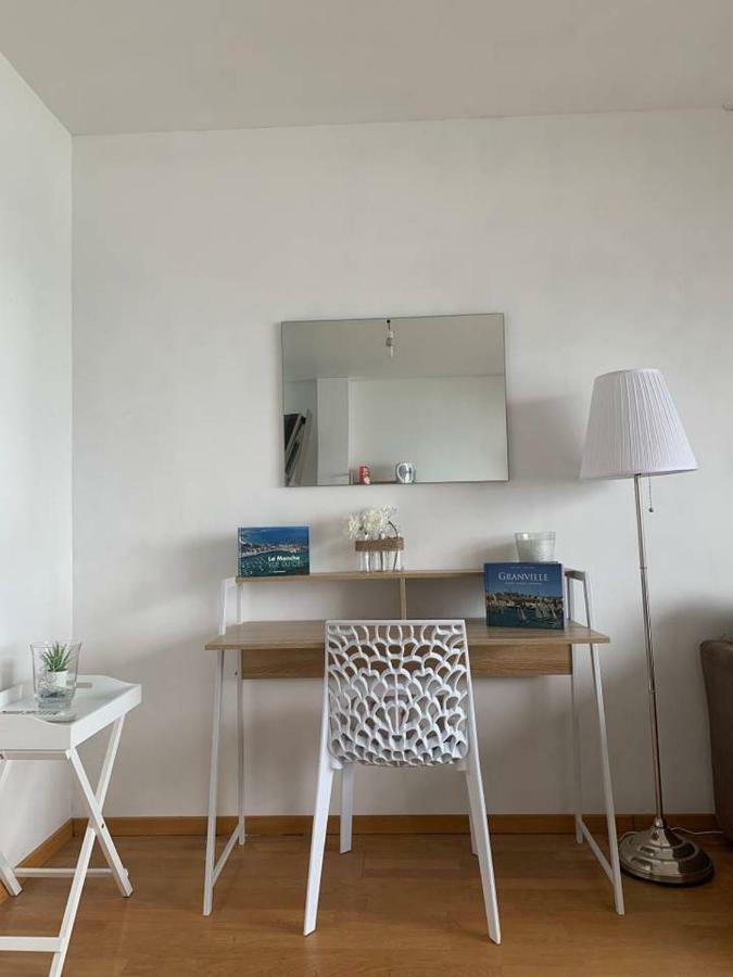 Un Balcon Sur La Mer, Acces Direct A La Plage Granville Exterior photo
